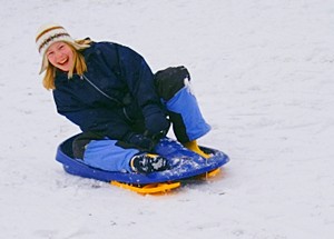 Rund um Drei Annen Hohne im Harz finden Harz-Urlauber im Winter unzählige Hänge und Wiesen zum Rodeln als Spaß für die ganze Familie