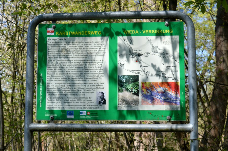 File:NSG Gipskarstlandschaft Bad Sachsa und Walkenried - Schilder (5).jpg