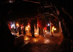 Laternenwanderung im Höhlenerlebniszentrum Iberg