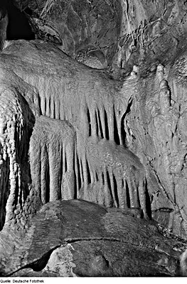 Die Baumannshöhle in Rübeland im Harz ist eine Tropfsteinhöhle mit vielen faszinierenden Kalkbauten der Natur