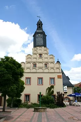 Das Rathaus in Allstedt ist mit seiner ungewöhnlichen Architektur ein beliebtes Fotomotiv bei Harz-Urlaubern