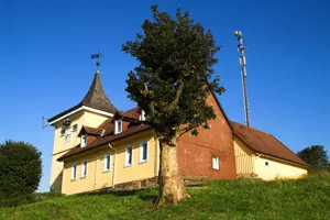 Der Glockenturm wurde separat zur Kirche hoch oeben auf einem Berg errichtet und ist das schon von weitem erkennbare Wahrzeichen der Harz-Stadt St. Andreasberg