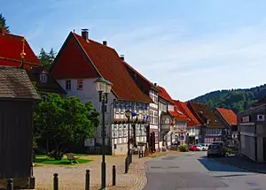 Bad Grund ist ein gemütlicher Kurort im Landkreis Osterode am Harz. Als Kurmittel kommen vor allem Moor und Sole zum Einsatz