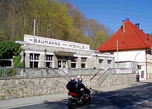In Rübeland können Harz-Urlauber gleich zwei Tropfsteinhöhlen besuchen: die Baumannshöhle und die Hermannshöhle. In der Baumannshöhle können Brautpaare sogar den Bund fürs Leben schließen